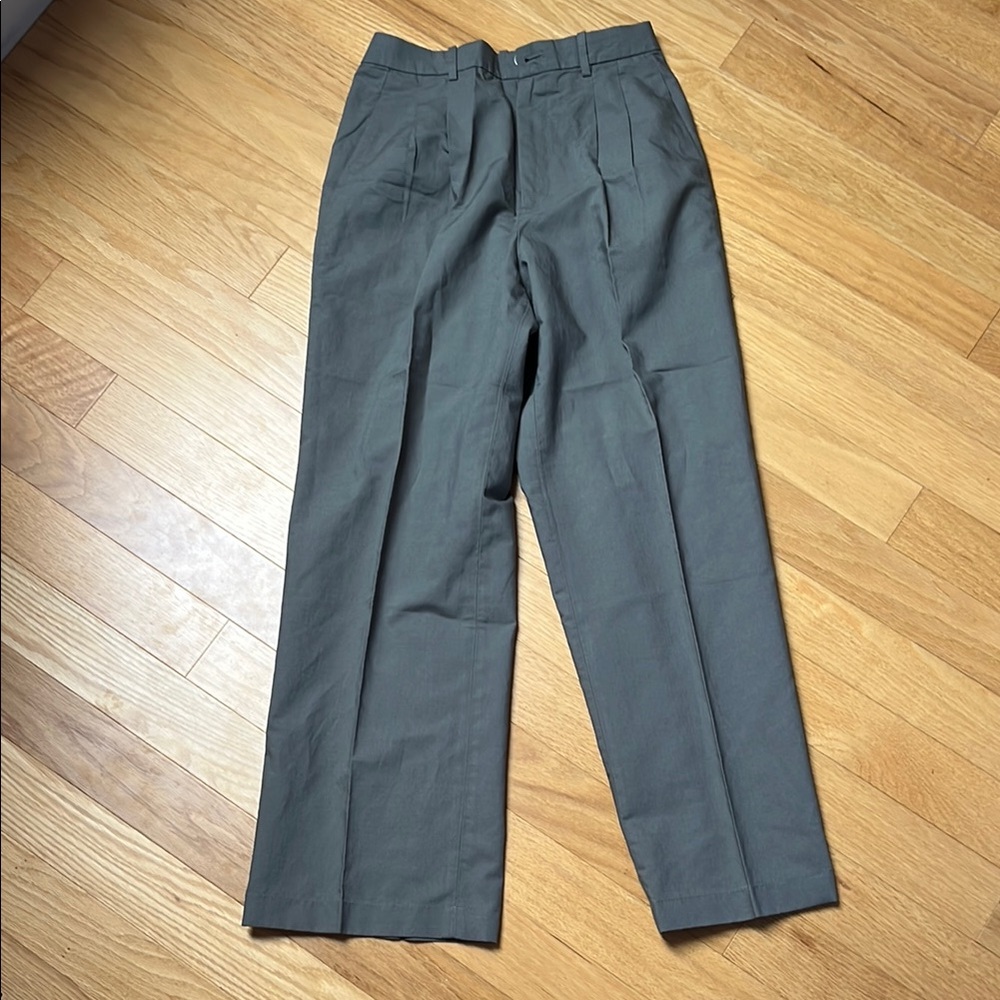 Uniqlo Gray Classic Straight-Leg Dress Pants